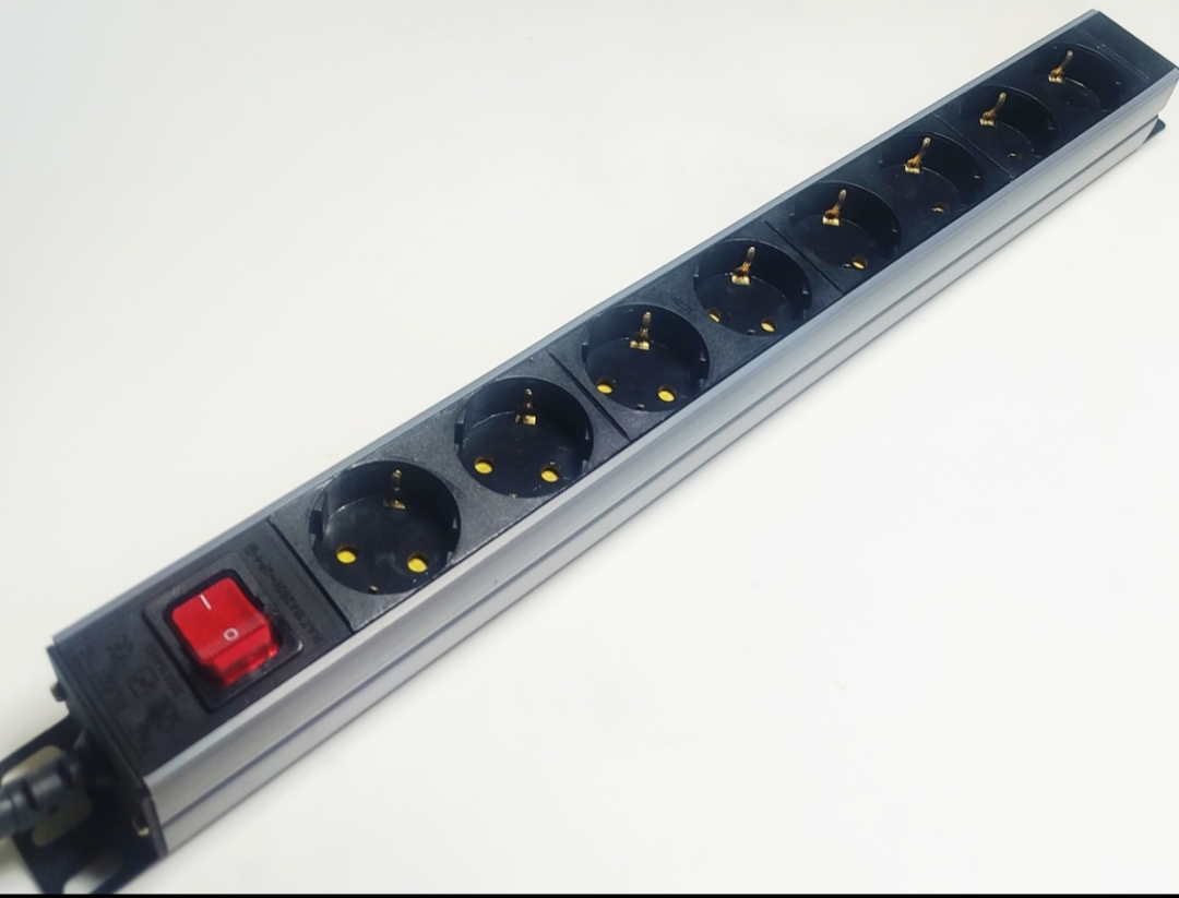 رک مونت 8 خانه کلید دار 1/8 متری 2252 در کارتن 6 عدد 